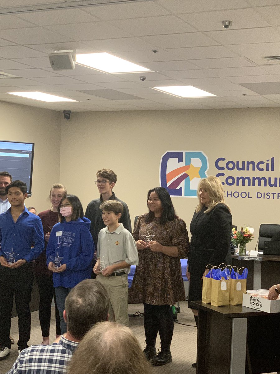 CalcYouLessToo's tweet image. Congratulations to @Kirn_MS 8th grade student, George Garst, for being recognized by @CBCommSchools for his selection to the Iowa Junior Honors Orchestra! #AchieveMore to Diploma +1 and live #theLYNXway every day!