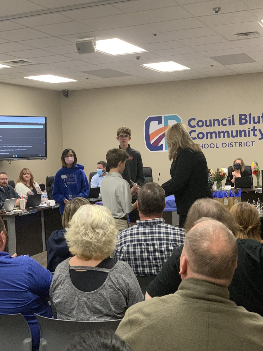 CalcYouLessToo's tweet image. Congratulations to @Kirn_MS 8th grade student, George Garst, for being recognized by @CBCommSchools for his selection to the Iowa Junior Honors Orchestra! #AchieveMore to Diploma +1 and live #theLYNXway every day!