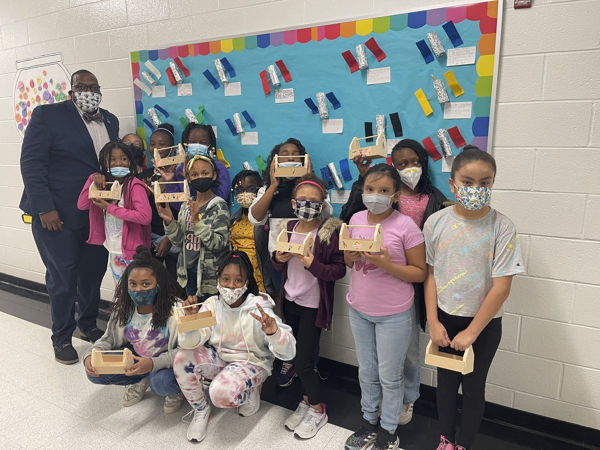 #STEMDay2021 #STEMHenry #STEMDay STEM is a lifestyle! Live it everyday! <a href="/DES_HCS/">Dutchtown Elementary</a>