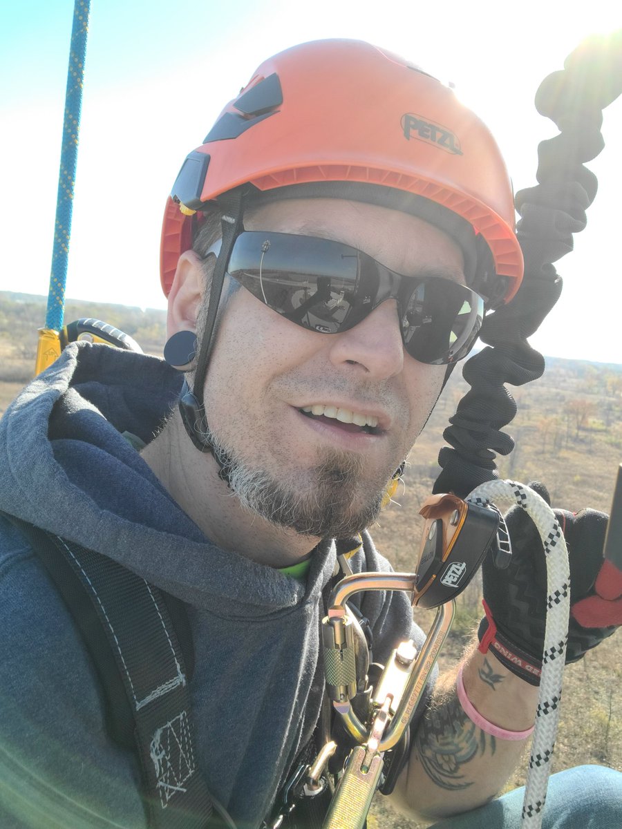 JCDawn2's tweet photo. A tower climbers life for me!!!
#Fearless #towerclimber
#worklife #Insanity #nofear #ilovemyjob #TuesdayFeeling #mylife #dangerous #Climbers https://t.co/OC3OtZA4Nf
