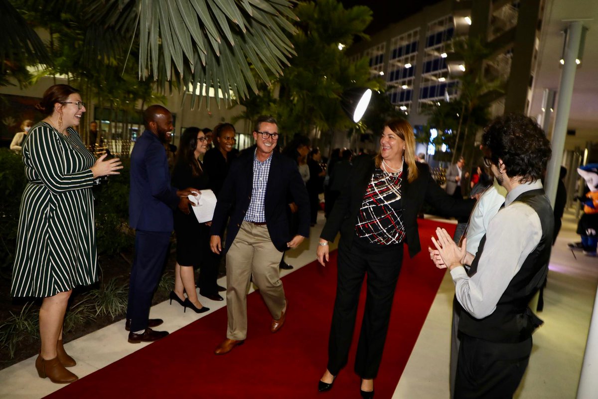 MDCollege's tweet photo. The Road to #Investiture festivities continued this evening with a special Gallery Night event at #MDCHialeah. Congratulations @mdcpresident for being presented with the Key to the City of Hialeah. 👏👏👏   

#BeMDC #MDCTogether https://t.co/Bcd0W44LQb