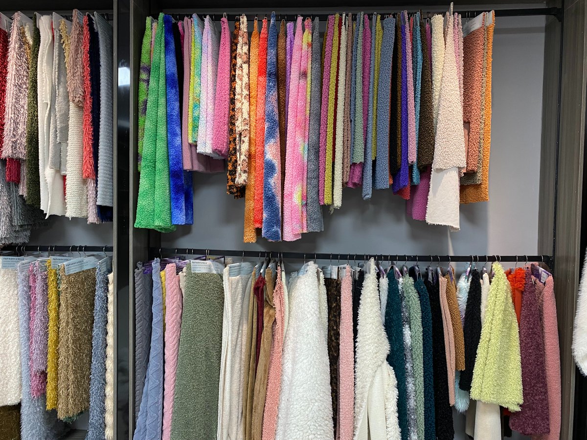 yisilksunny's tweet image. Factory directly Stuffed plush fabric, sherpa fabric, fleece fabric, cashmere fabric, by the middle yard 100%polyester garment fabric fleece fabric #microfiber #polyesterfiber #garmentsupplier #sherpa #cashmere #fleece #fabric #fashiondesign #chinafactory #beauty