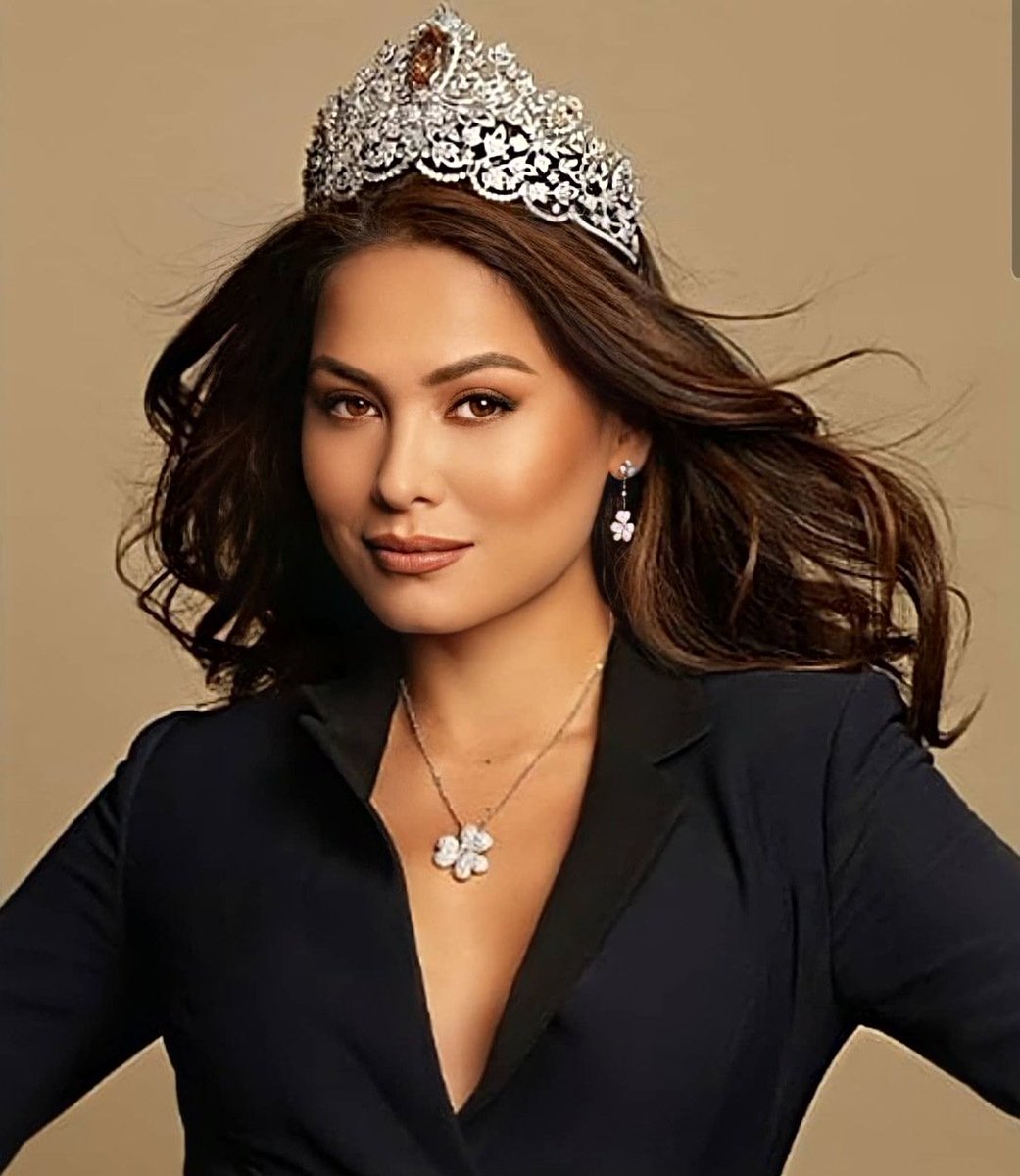 .@ANDREAMEZA | @MISSUNIVERSE 

A tan solo un mes de entregar la corona a una nueva sucesora, será la septuagésima Miss Universe. 👑😍

¿Quién será la #70th? 🤔

#MissUniverse #MissUniverse2021 #MissUniverso #Fox #Telemundo