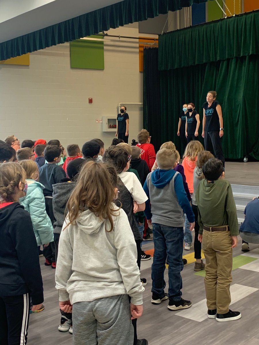 dever_tina's tweet photo. The North Point Ballet group performed parts of the Nutcracker at Powers today! #MrsHammod3rd #AmherstComets #Powers3rd https://t.co/LgG8qhLzCS
