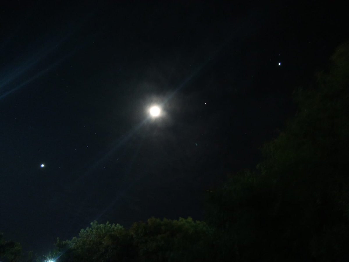 HeberPombo's tweet photo. #VenusLunaSaturnoJupiter. Popurrí de  fotos  de estudiantes y vecino de Reboledo Cerro Colorado y Casupá. 👌🎓 https://t.co/xNLIvljtxd