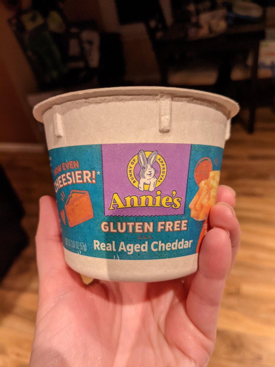 jessbar's tweet photo. @annieshomegrown I love your GF single serve Mac but this new container and packaging is really missing the fill line. I legitimately have no idea where it is so of course I added too much and ruined my Mac. 😭 https://t.co/Ecn7x1ofLf