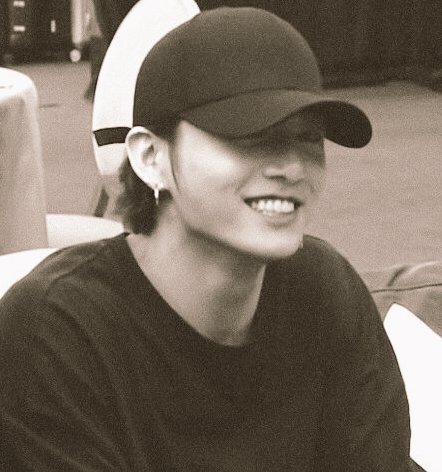 areumjk_97's tweet photo. Jungkook wearing this type of cap #jungkook https://t.co/r3zCWbHWik