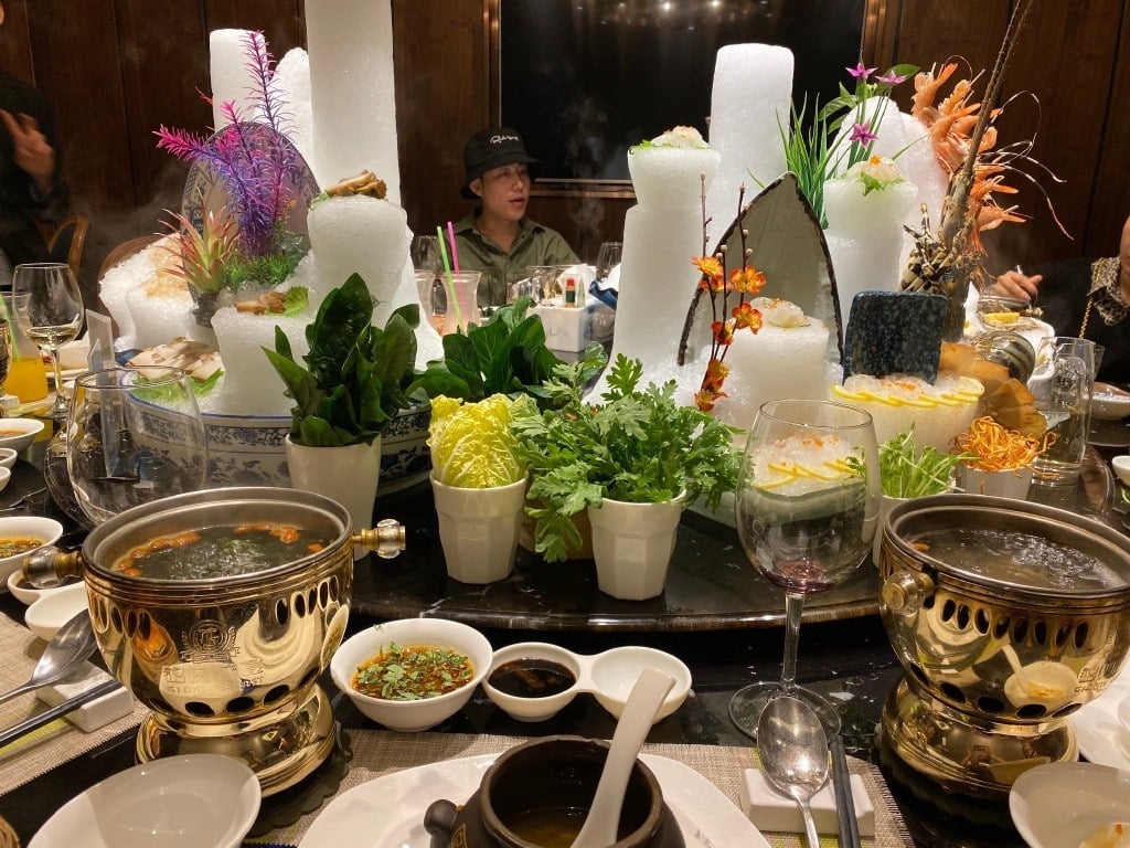 ThaPiquet's tweet photo. As soon as the pot was opened, an aroma came to my nose. I resisted the temptation and poured the fish into a large bowl more carefully, and wow, it smelled so good! https://t.co/zCB0vG9XHC