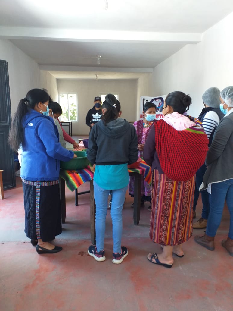ecmiaorg's tweet image. Compañeras de comunidades y #pueblosindígenas de la #COMAM #Guatemala realizan actividades en el marco del Día Internacional de la Eliminación de la Violencia contra la Mujer, que se conmemora cada 25 de noviembre.
Sigamos construyendo juntas una sociedad libre de violencias💪🏻💜