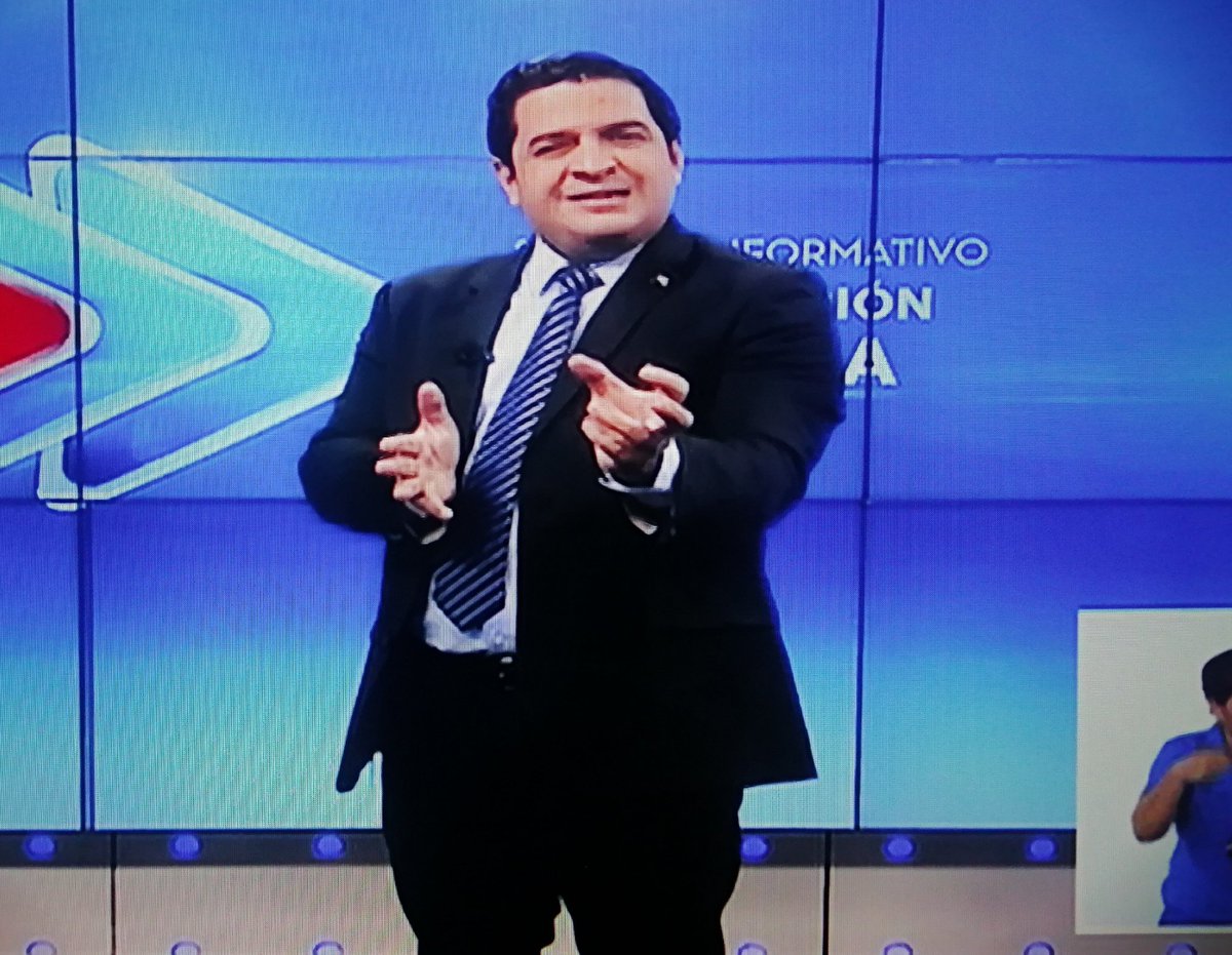 Lapuntillita2's tweet photo. O me mata a palos un policía, o me da un infarto con el comepinga este. 
Creo que en ese punto estamos muchos. 
Solo depende de nosotros decidir dónde moriremos. 
#15NCuba https://t.co/E8OYn7LbMO