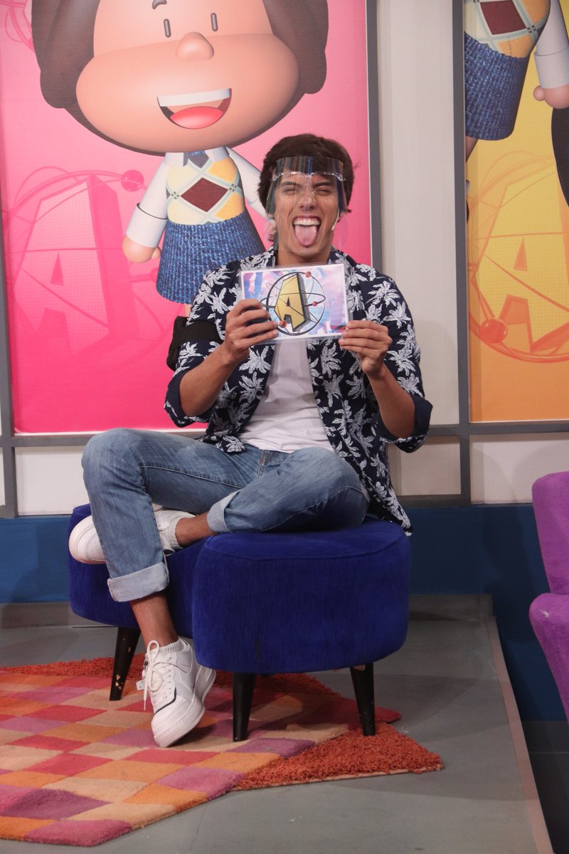 AtomicoOficial's tweet photo. Nuestro divertido @mariovbruno 😜 quiere saber si adivinaste la #TriviaMix 🧠 Si es así, dale RT 🔃 y cuéntanos qué te pareció 👀🤘🏻 https://t.co/9NUHmwBDar