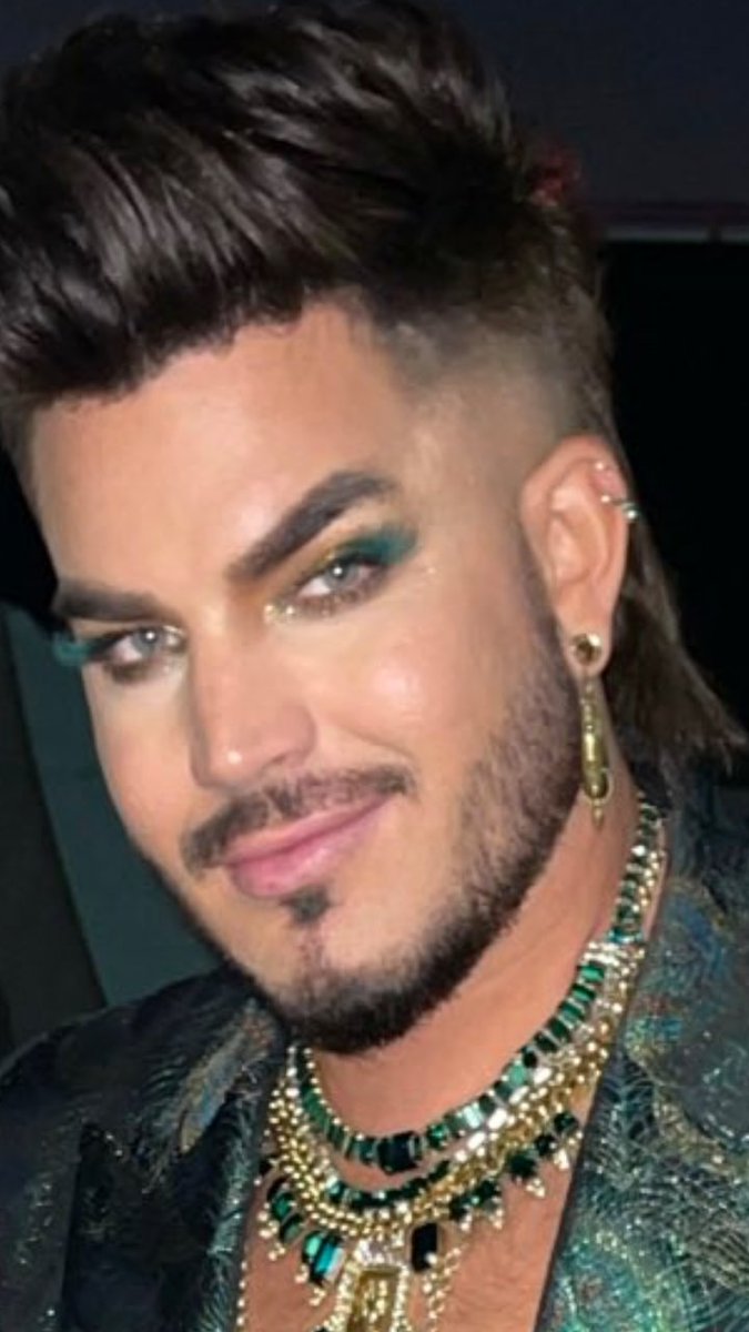 TheRealDuckBert's tweet photo. 🚨 DVR ALERT: Catch @adamlambert on a new episode of #ClashOfTheCoverBands with @EsterDean, @Meghan_Trainor & @official_tWitch, Wed. night at 9:30 EST on E!! 💥🎤🎶🙌 @eentertainment #COTCB #AdamLambert #judge
(📸 @JesseV3GA...TY! 😘) https://t.co/OvbsHK3Nvw