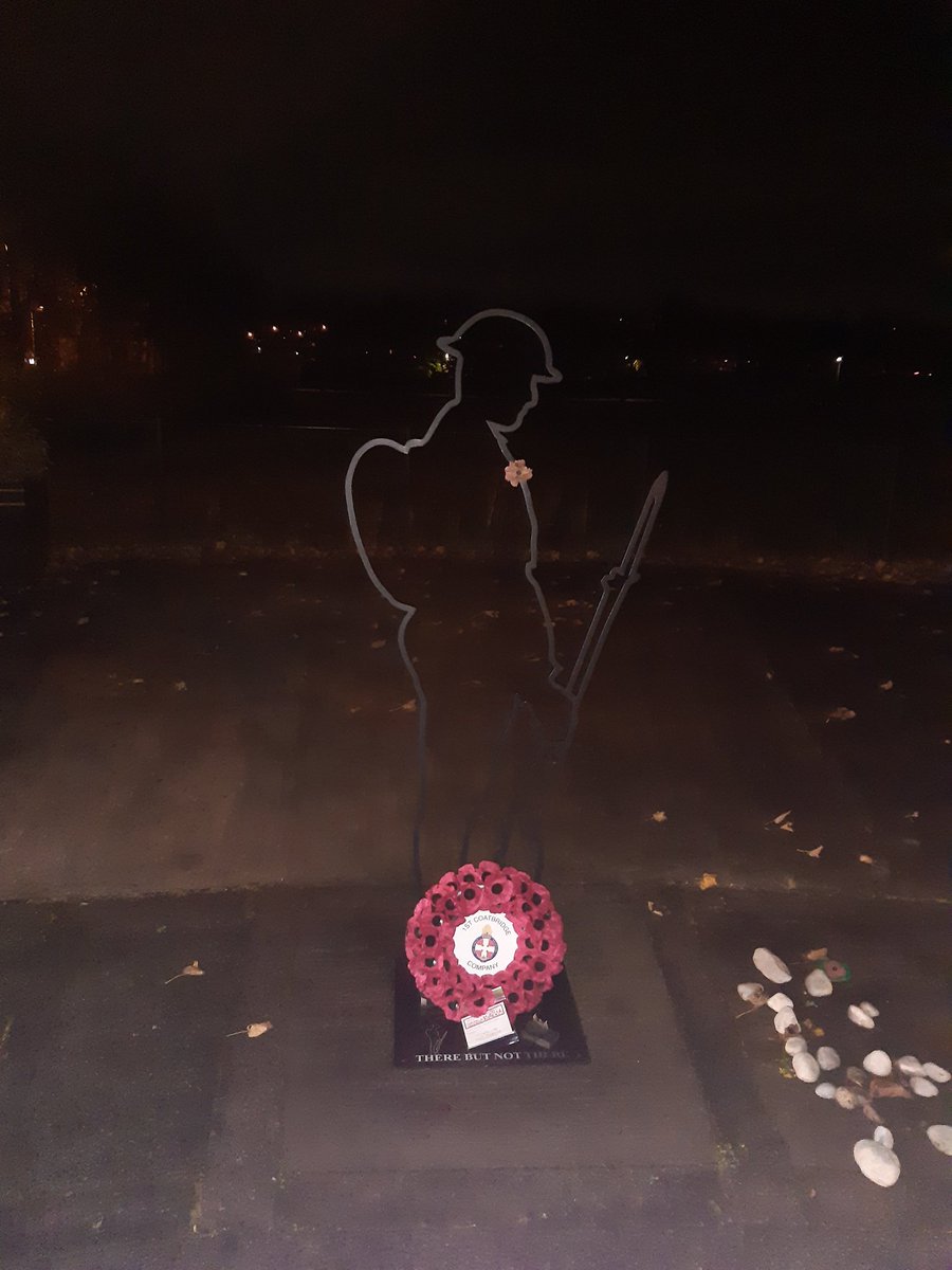 gb_1st's tweet photo. Tonight we laid our GB wreath at the cenotaph https://t.co/2cp7Q3lE8y