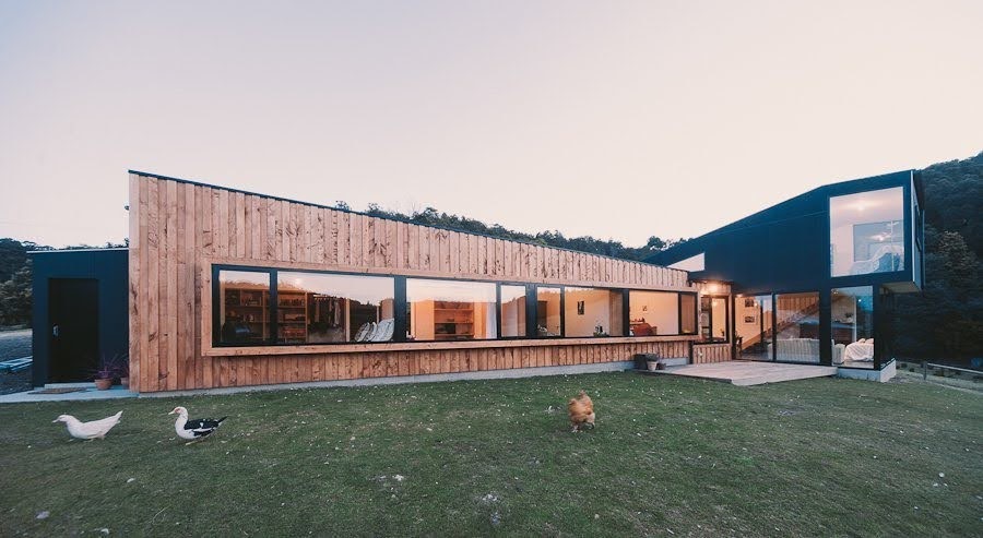 Tecnohaus's tweet photo. Holly Tree Farm - Cykel Architecture
Diseñado para una familia joven cuya casa de campo en la misma propiedad, se quemó.
Lee más 👇
https://t.co/jmr9dEUH8I
#arquitectura #decoración https://t.co/nHyQOPkc0C