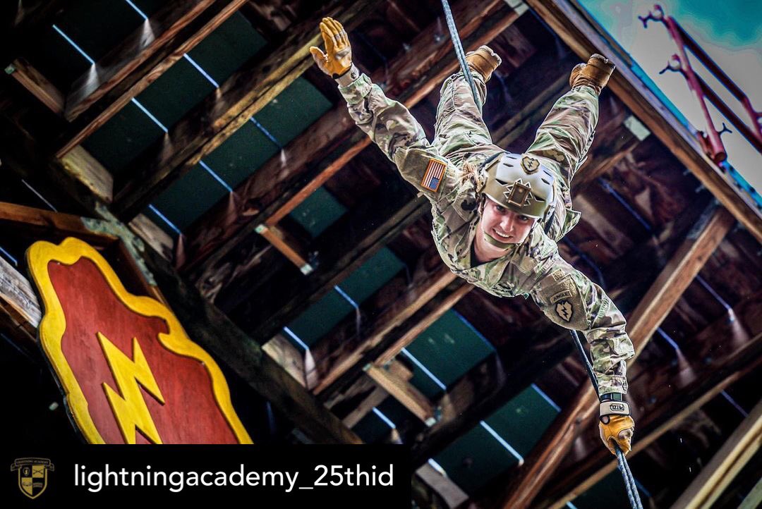 25thID's tweet photo. πππππππππ πππππππ
#RappelMaster
Gliding through this week and ready for the #VeteransDay four day weekend likeβ¦
π€β‘οΈπ―πΊπΈ
πΈ: CPL Jessica Scott
#LightningAcademy #TropicLightning #StrikeHard #RappelMasterCourse
@usarmy @USARPAC @usaghawaii https://t.co/Q1JZCroY1I