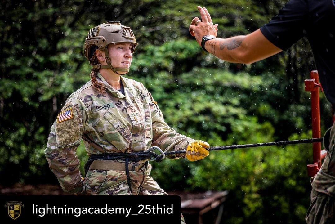 25thID's tweet photo. πππππππππ πππππππ
#RappelMaster
Gliding through this week and ready for the #VeteransDay four day weekend likeβ¦
π€β‘οΈπ―πΊπΈ
πΈ: CPL Jessica Scott
#LightningAcademy #TropicLightning #StrikeHard #RappelMasterCourse
@usarmy @USARPAC @usaghawaii https://t.co/Q1JZCroY1I