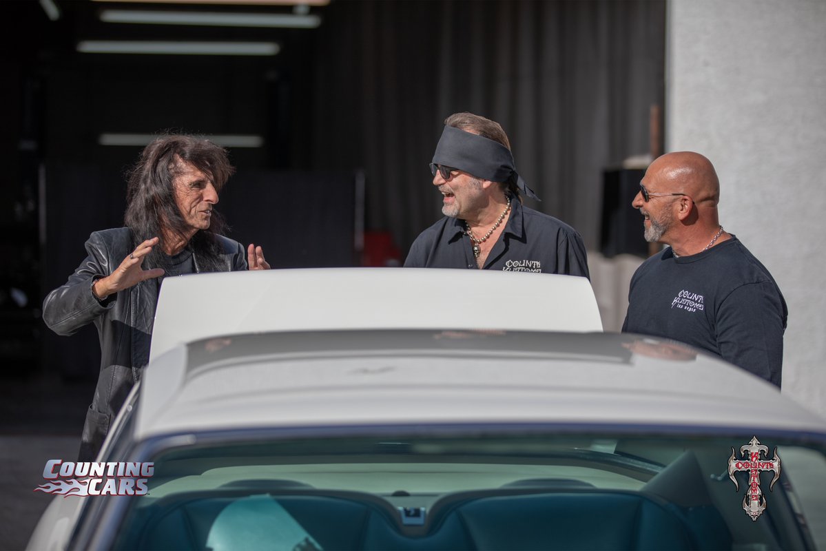 CountsKustoms's tweet photo. Wherever Danny is, Kevin isn’t too far behind making sure Danny isn’t trying to buy customer cars! He’s been Danny’s right hand man and friend for many years! •
#history #lasvegas #countskustoms #countingcars #kevinmack @MackDaddyLV @DannyCountKoker https://t.co/konKxNXqmN