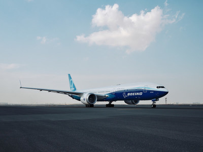 aequalistrad's tweet photo. [Trad @aequalistrad] Le Boeing #777X est arrivé au @DubaiAirshow après un vol sans escale de près de 15 heures. 
@BoeingFrance @Boeing  @BoeingMidEast @b777xlovers 
https://t.co/Ar7OoczHVR https://t.co/f8wQPNGfYZ