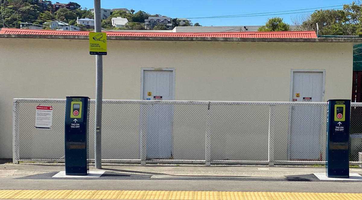 Kia ora, Wellington! As we approach the launch of Snapper on the JVL rail line, you'll notice card readers popping up on the platforms. These may sometimes be online for testing, but make sure not to use them before Sunday 14. If you have already, no sweat - we'll refund you 😊