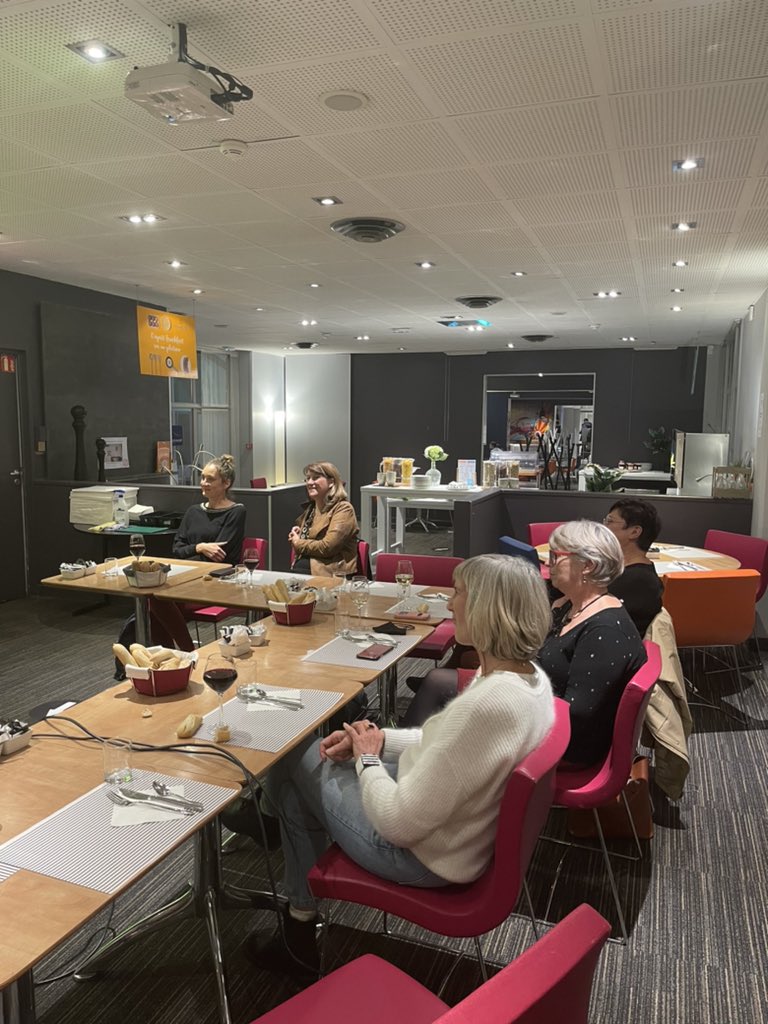 [MENSUELLE] Ce soir, le Club <a href="/BpwLille/">BPW Lille</a> a eu le plaisir d’accueillir <a href="/StefBarbez/">Stéphanie Barbez</a> et <a href="/flamant_maxime/">Maxime Flamant</a> #COREGAL du <a href="/CNRS_HdF/">CNRS Hauts-de-France</a>, venus nous parler des actions parité-égalité au sein du <a href="/CNRS/">CNRS 🌍</a> et de la @FemmesCNRS 
#ÉgalitéPro🚺🚹