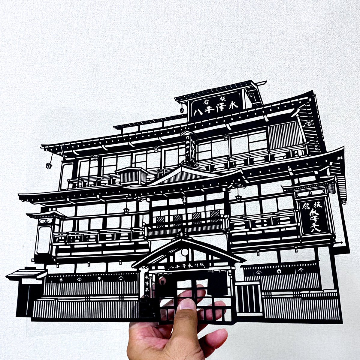KirieTatsuya's tweet photo. #切り絵　#永澤平八　#銀山温泉　#大正ロマン https://t.co/xP8KHQJ1LQ