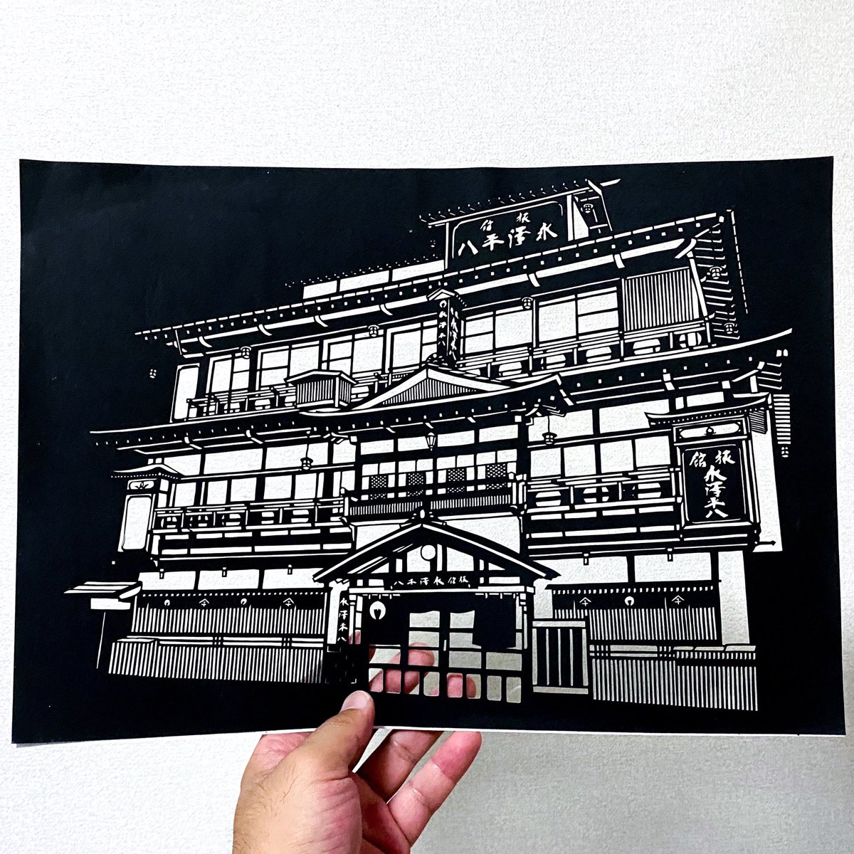 KirieTatsuya's tweet photo. #切り絵　#永澤平八　#銀山温泉　#大正ロマン https://t.co/xP8KHQJ1LQ