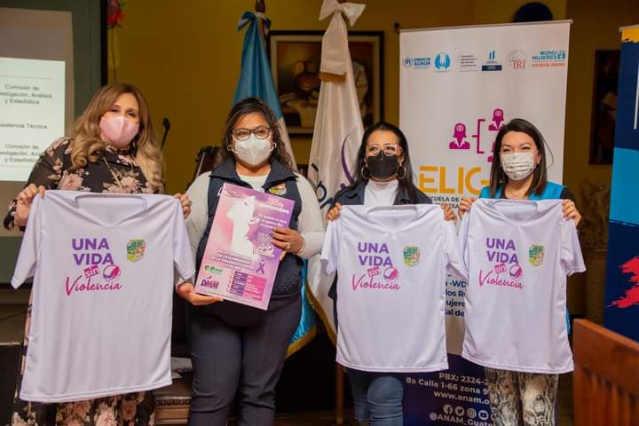SEPREMGUATEMALA's tweet photo. Comprometidos con el cumplimiento de la #PNPDIM se implementa la Escuela de Liderazgo y Gestión para el desarrollo de las Mujeres -ELIGEM- dirigida a DMM's como un espacio de formación y de incidencia para proponer acciones encaminadas para el avance de las mujeres. https://t.co/DH44MOFcYC