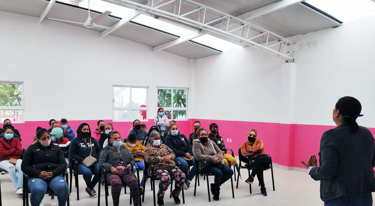 @EnriquetaMartínez Presidenta del Patronato del #DIFMunicipalPurísima, se reunió con padres y madres de familia del área de #InclusiónalaVida, para impulsar acciones que mantengan activo a este sector vulnerable, previendo talleres de manualidades con temática de temporada.