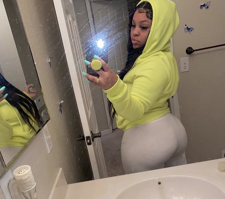 stunnawett_'s tweet photo. #meetups are $75 daddy😩book me💕🤞🏾😍 also doing #facetimesession and selling my #dropbox for $18😏🌚 https://t.co/tdFZisl3xr