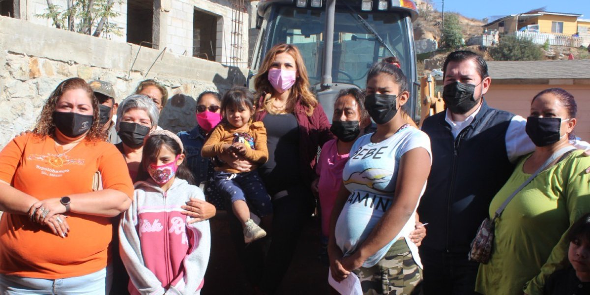 Para brindar tranquilidad y certidumbre a quienes perdieron su hogar tras un incendio por los vientos de Santa Ana, la gobernadora Marina Del Pilar  y el Secretario de Bienestar.

#ConElCorazónPorDelante #SIBSO #Bienestar