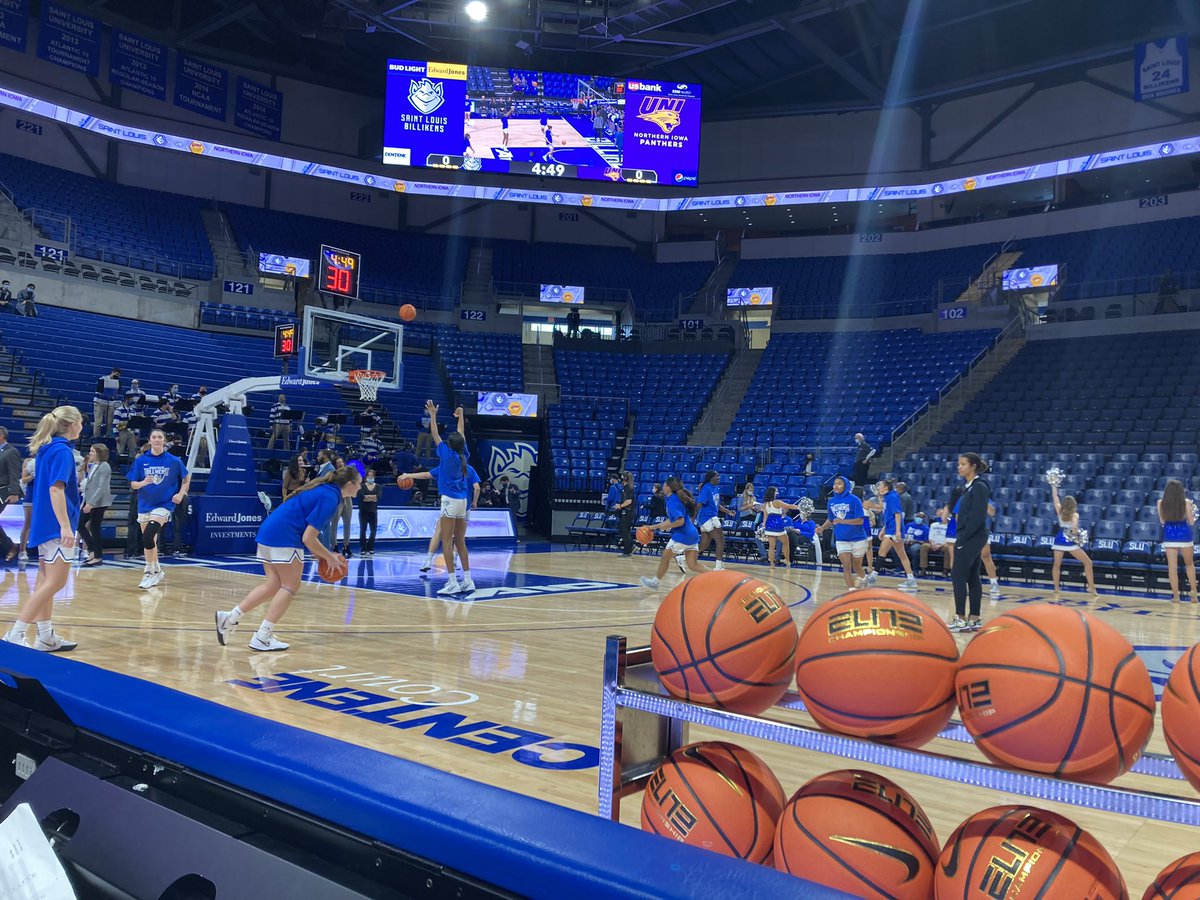 Brpkelly's tweet photo. Honored to begin another season of yelling at @SaintLouisWBB games! #GoBillikens!! #PA #thenvnow https://t.co/L1ttqFnYEN