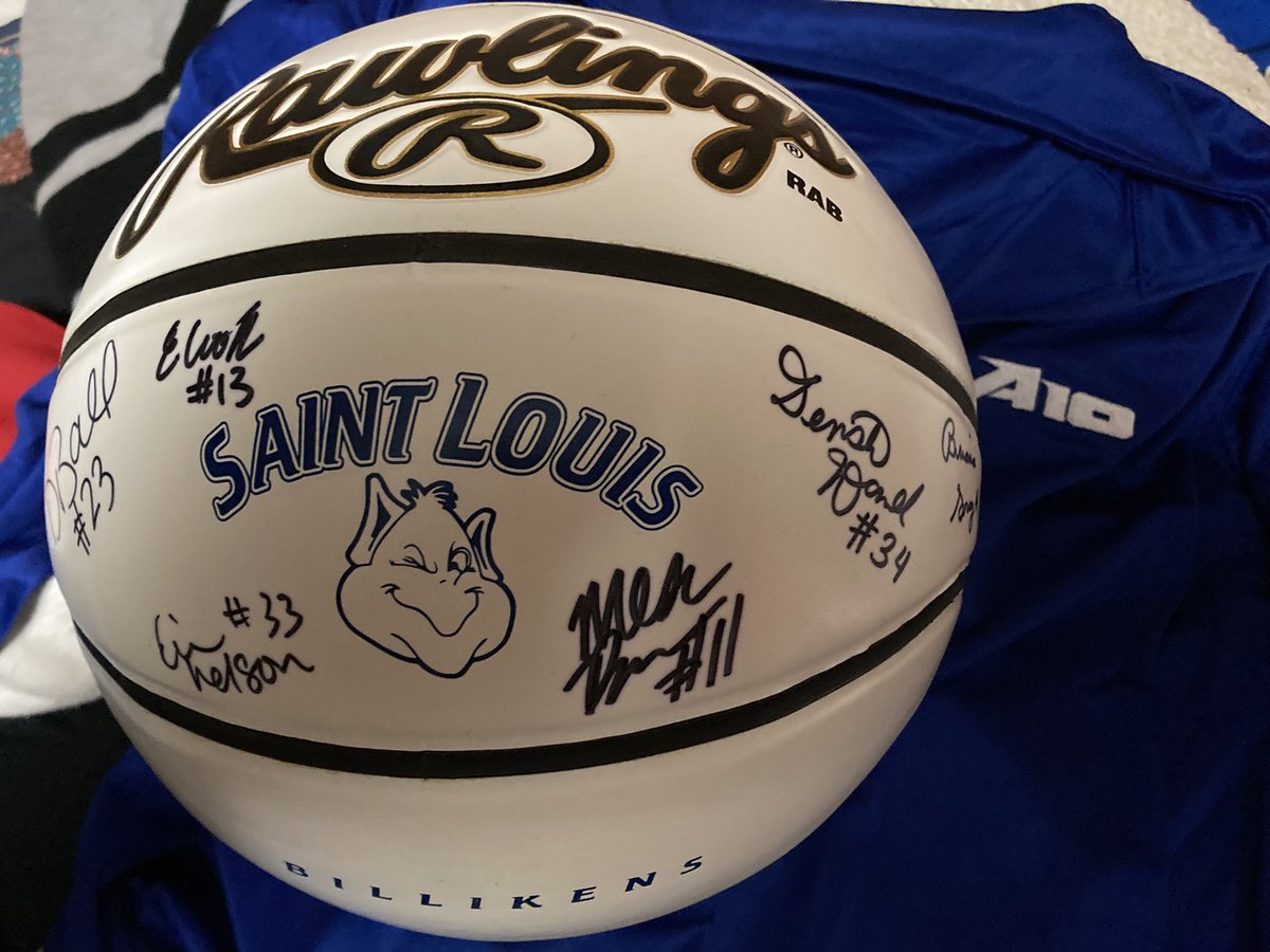 Brpkelly's tweet photo. Honored to begin another season of yelling at @SaintLouisWBB games! #GoBillikens!! #PA #thenvnow https://t.co/L1ttqFnYEN