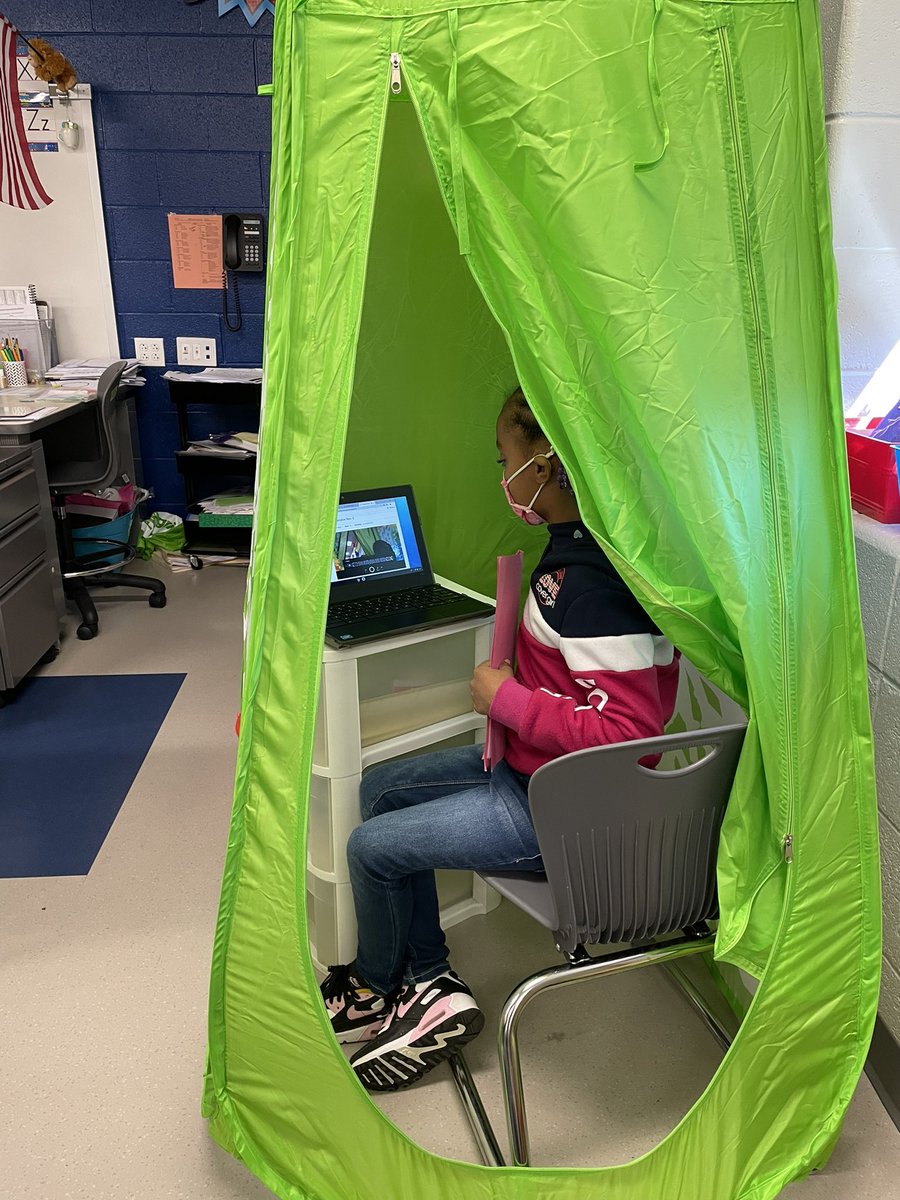 Thank you <a href="/MrsContisClass/">Paige Conti</a> for letting us borrow one of your pods! We loved using it to learn about Flipgrid and record our personal narratives in Mrs. Fetsko‘s second grade class <a href="/harrowgate_es/">Harrowgate ES</a> @Flipgrid