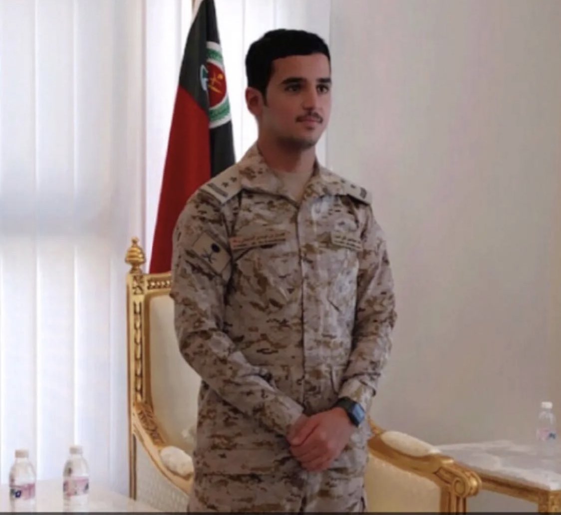 alm6rr's tweet photo. نبارك لابن العم أصيل بن موسى الدندني بمناسبة ترقيته لرتبة ملازم أول بالدفاع الجوي الملكي السعودي.
متمنين ل�� دوام التوفيق، ومنها للاعلى. https://t.co/EBFldEWSUx