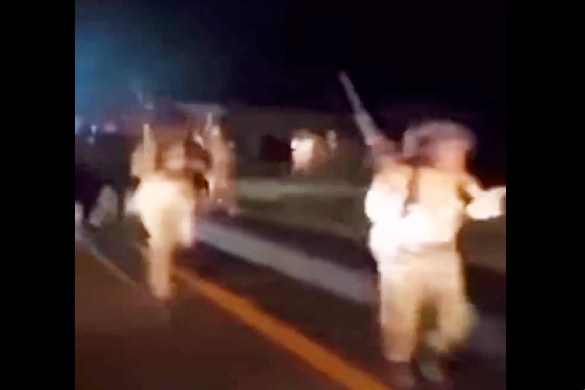 Video La Familia Michoacana manda decenas de refuerzos para enfrentar al CJNG y defender a los Video La Familia Michoacana manda decenas de refuerzos para enfrentar al CJNG y defender a los
