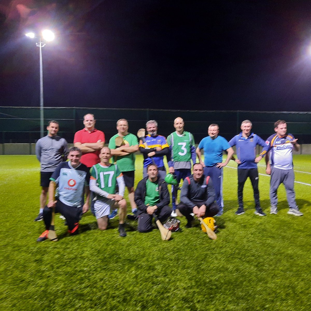 auldhands's tweet image. First night back, hurling was a lot sharper than the photo....some of the hurling was sharper...most of it was a blur😜 Anyone willing to drive to Holycross on a Tuesday more than welcome to join us...😎🎊🥳 #socialhurling