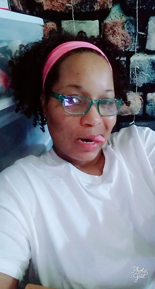 AirfrsNbbyhrs's tweet photo. #woke & #weird #nocap #AirfrosAndBabyhairs #InfamousLadyD https://t.co/8Vyf38eNPm