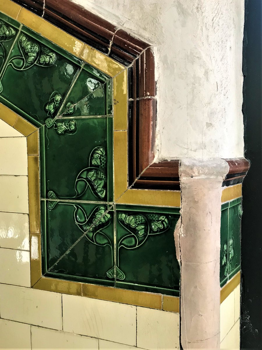 Studio_FV's tweet photo. #TilesOnTuesday into the West - End. Spotted on a
#COP26Glasgow #location #reccie. Off to #Govan am tomorrow to #video the #Storm-#LittleAmal encounter. @VisionMechanics @StillMovingCIC @ClydeDocks @TideOnClyde @UWScreative @lizfable https://t.co/9Eu8RpZNF9
