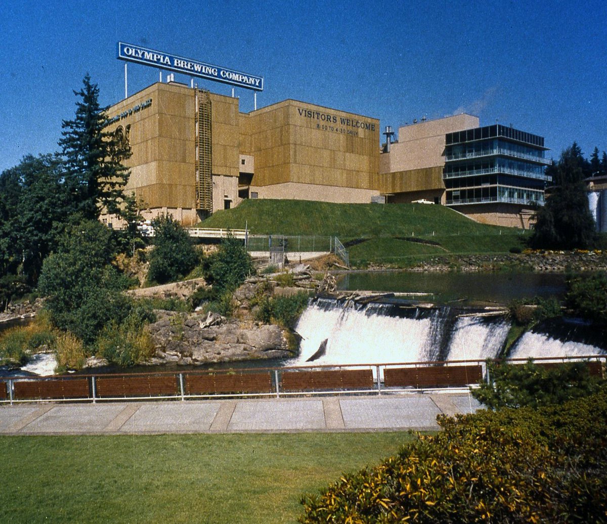 WAStateArchives's tweet photo. View of Tumwater Falls from 1933 and the Olympia Brewing Co. at the same location in the 1970s. #TumwaterTuesday #ItsTheWater #OlyBeer https://t.co/Tun4FMYdPY
