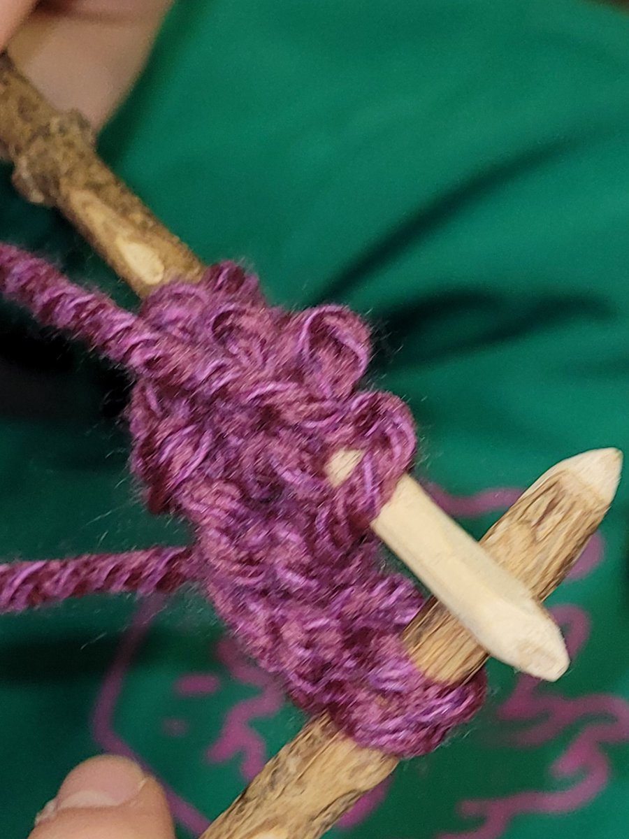mayerofwatton's tweet photo. Another odd evening with #1stwattonatstoneguides
Learning to knit with their home made knitting needles !!! #extremeknitting #guidescan @Girlguiding https://t.co/hibwydV4K1