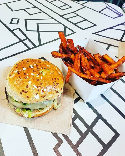 Built Custom Burgers tweet media