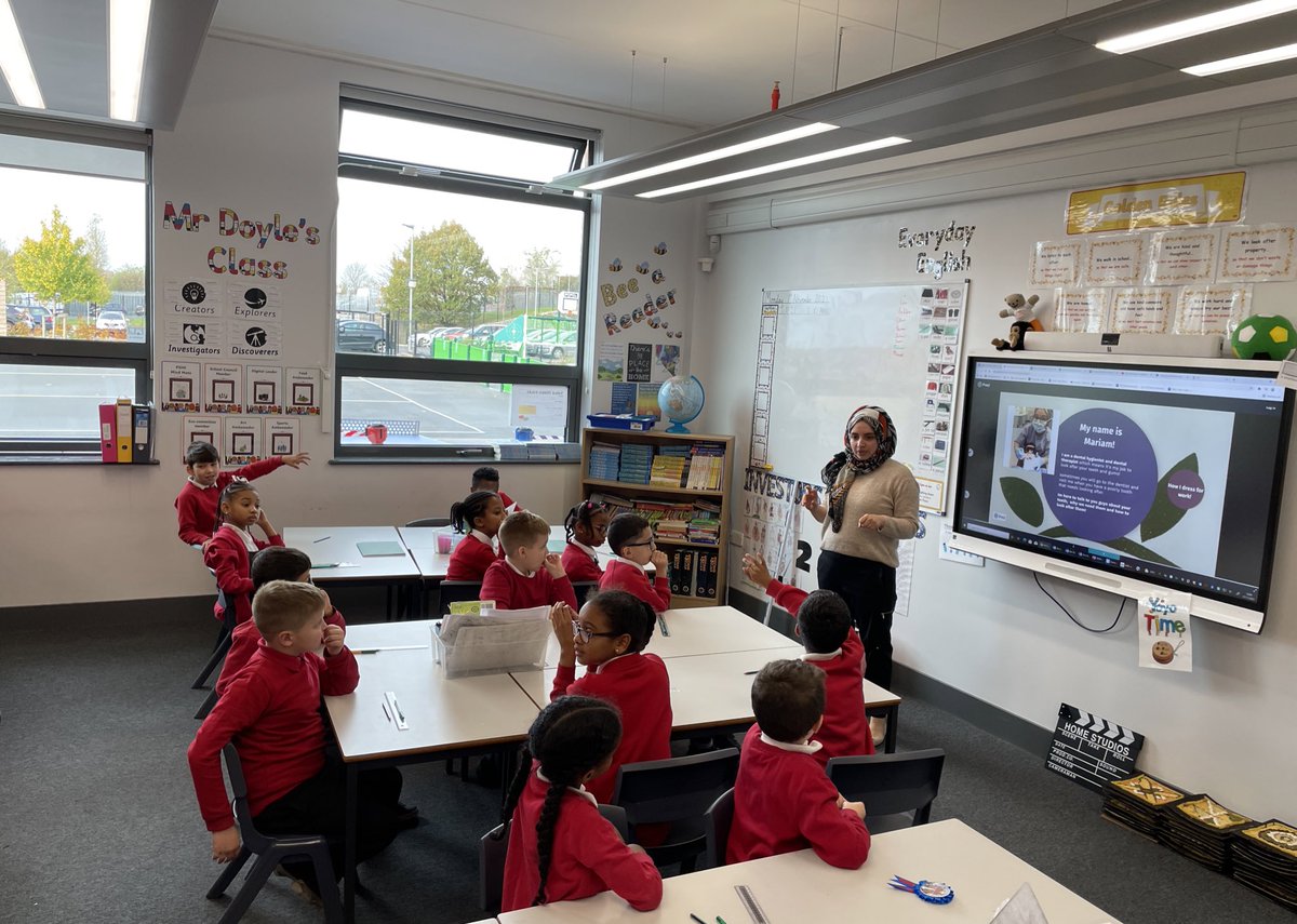 shakespeareLS9's tweet photo. When we’re learning about the human digestive system there’s only one place to start… following our visit from Mariam the dental hygienist, we have been investigating plaque in our mouths and have taken home a tooth brush and toothpaste to keep up the brushing! #keeponbrushing https://t.co/TOgO04eEGS