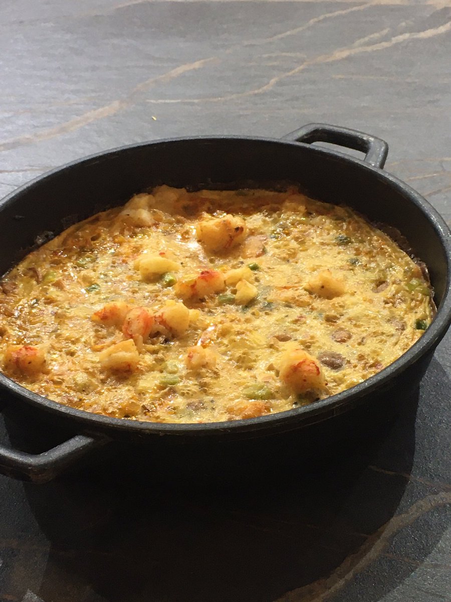 Ferias Gastronómica del Mediterráneo, muy bueno! Clases y degustaciones de Arroces, vinos, quesos, pescados (ronqueo del atún en la foto), setas, pastelería… etc etc..