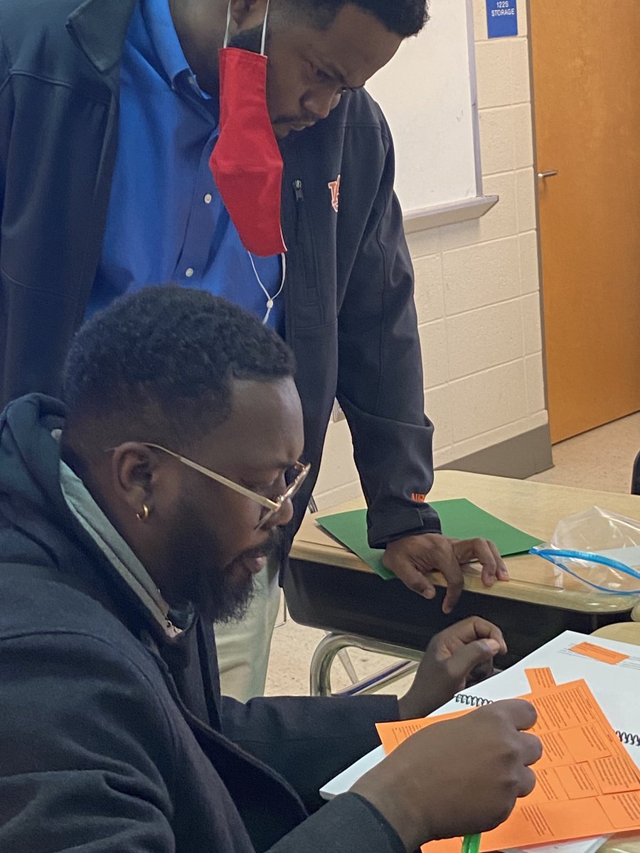 AnjulenaJ_ARI's tweet photo. Great day of engagement and dialogue with the teachers and admin. @Eagles_EIS ELA COS-2021
#orallanguage #conceptsofprint @iteachk1908 @4everyoungTom @JefcoedK_5 @AlabamaAchieves @Alabama_Reading https://t.co/AKyW6wbvm5