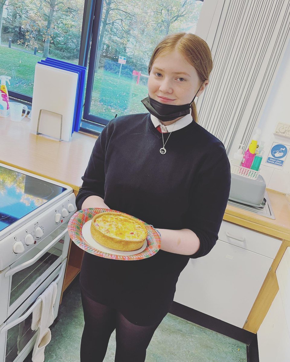 BraesHE's tweet photo. S3 have been making Quiche 🥧 #BraesHE #BraesHWB #homeeconomics #homeec #practicalcookery #foodlessons #healthandwellbeing #skillsforlife #lifeskills #transferableskills #timemanagement #confidentlearners #organisationalskills #falkirkschools https://t.co/CY9CkgWKPZ