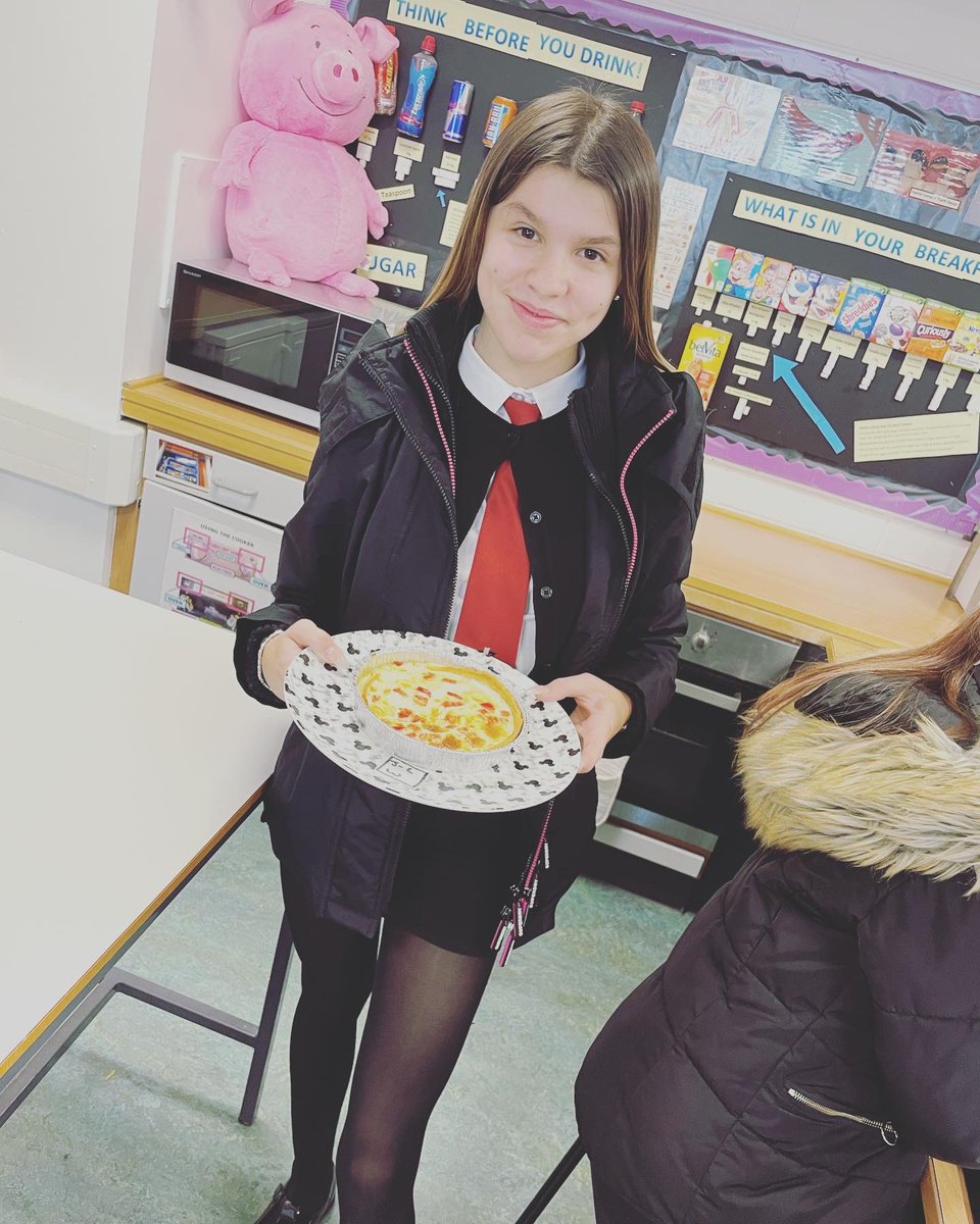 BraesHE's tweet photo. S3 have been making Quiche 🥧 #BraesHE #BraesHWB #homeeconomics #homeec #practicalcookery #foodlessons #healthandwellbeing #skillsforlife #lifeskills #transferableskills #timemanagement #confidentlearners #organisationalskills #falkirkschools https://t.co/CY9CkgWKPZ