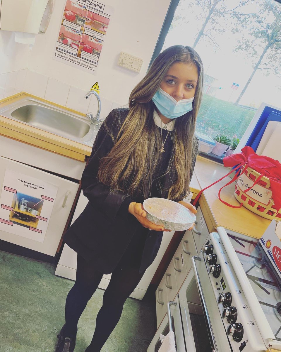 BraesHE's tweet photo. S3 have been making Quiche 🥧 #BraesHE #BraesHWB #homeeconomics #homeec #practicalcookery #foodlessons #healthandwellbeing #skillsforlife #lifeskills #transferableskills #timemanagement #confidentlearners #organisationalskills #falkirkschools https://t.co/CY9CkgWKPZ