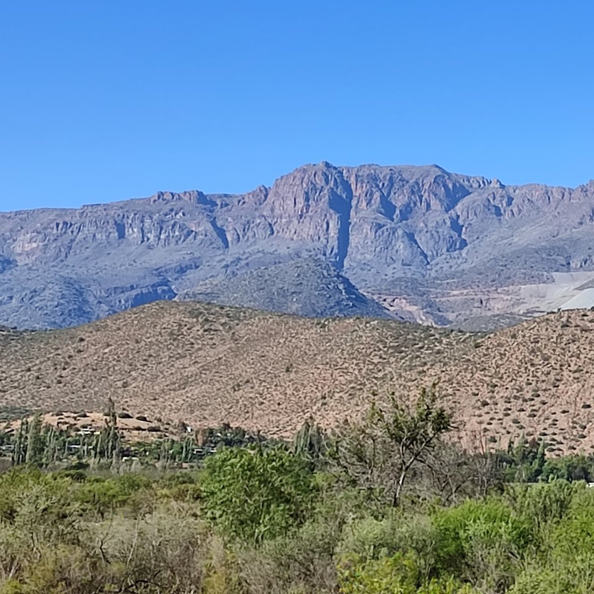 OvniChile1's tweet photo. ESCANEANDO ESTE AZULADO CIELO DE #CHALINGA, #SALAMANCA, LA RAJA DE #MANQUEHUA
👁️🕵️🛸 SIEMPRE HAY ALGO ALLÁ ARRIBA QUE ESPERA SER DESCUBIERTO 🛸🕵️🧐 https://t.co/0JRFfnnfGo