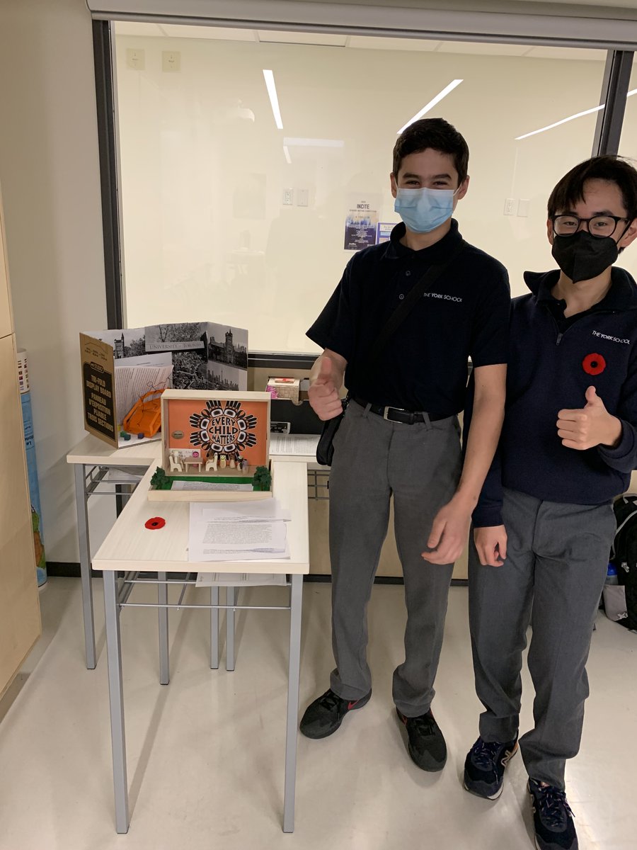 ICErgaio's tweet photo. Today our ICE students showcased their "Reconciliation Installation" projects, creating art pieces to address the TRC's Calls to Action and work towards reconciliation. It was inspiring to walk through the "gallery" and see such unique and creative pieces! #ICEwrites #yorklearns https://t.co/jXJLnkukkm
