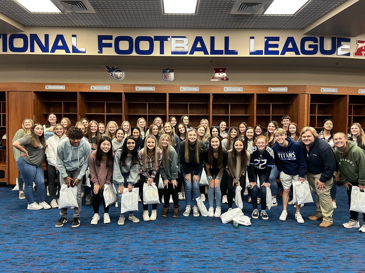 AaaMignon's tweet photo. DCHS HOSA. Titans Learning Lab. 2 Big take a ways….Making connections and internships! Great day with an awesome group of students! @raylecomte @DLWeeks83 @DCS_CTE https://t.co/fmviTAkVZ5